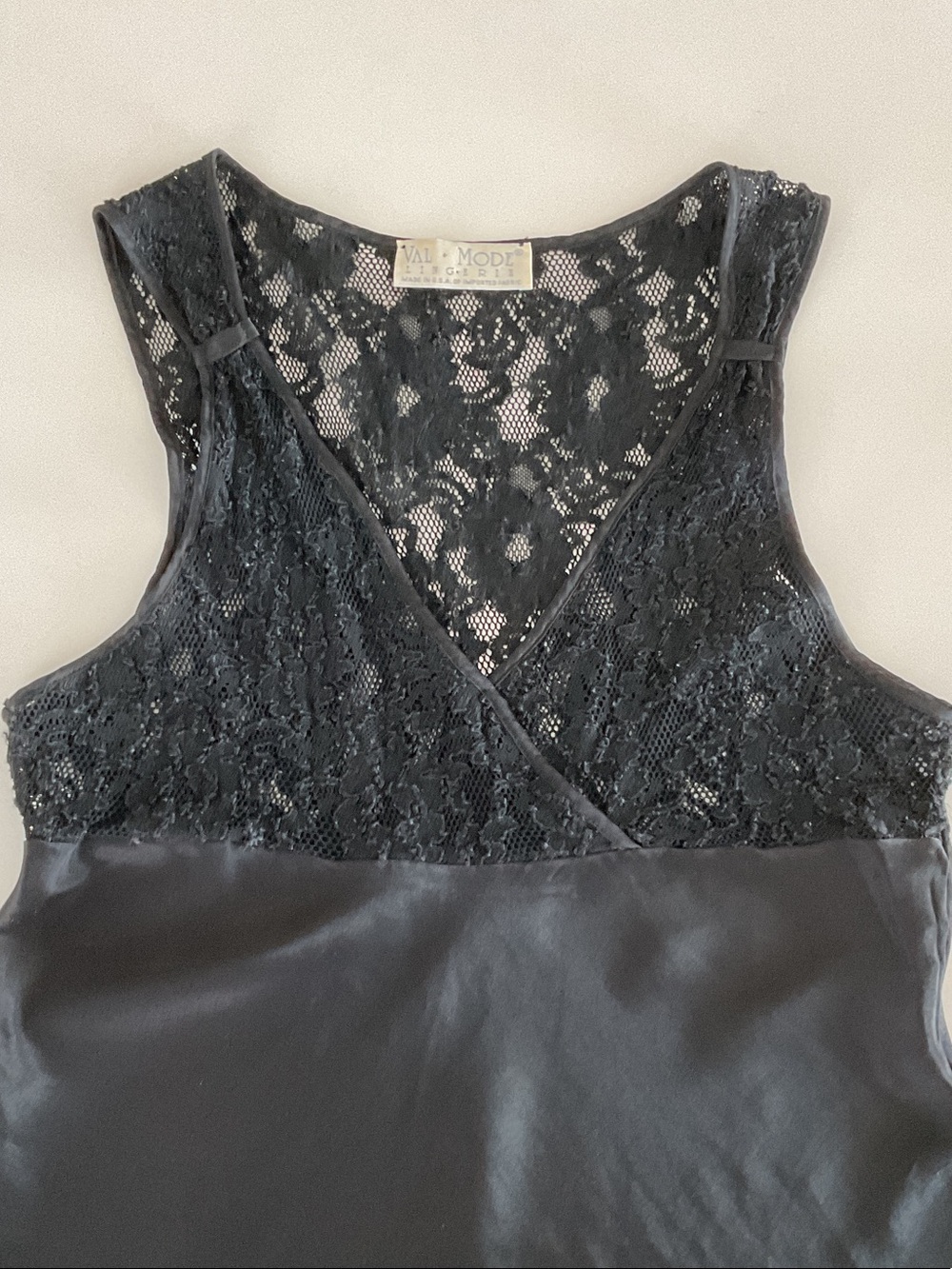 VAL MODE Black Lace-Top Satin Chemise | medium - Picture 10 of 16